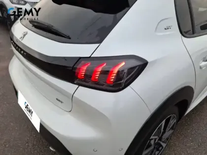 Photo 17 Peugeot 208  PureTech 100 S&S EAT8