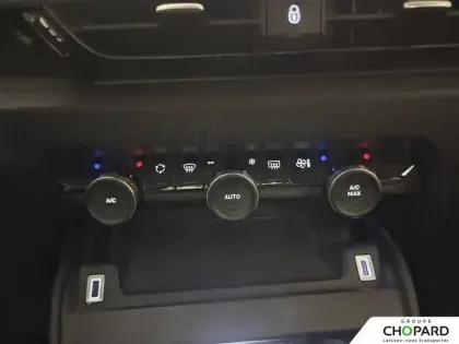 Photo 13 Citroën C4 e- 136 ch Automatique