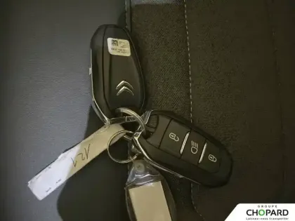 Photo 11 Citroën C4 e- 136 ch Automatique