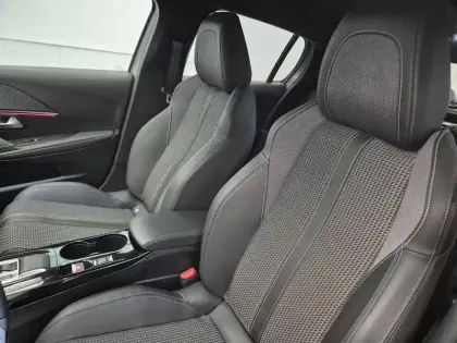 Photo 23 Peugeot 208  Electrique 50 kWh 136ch