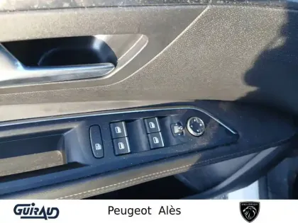 Photo 11 Peugeot 3008  PureTech 130ch S&S EAT8