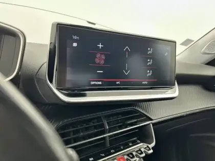 Photo 19 Peugeot 2008  PureTech 130 S&S BVM6