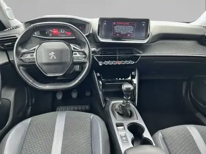 Photo 7 Peugeot 2008  PureTech 130 S&S BVM6