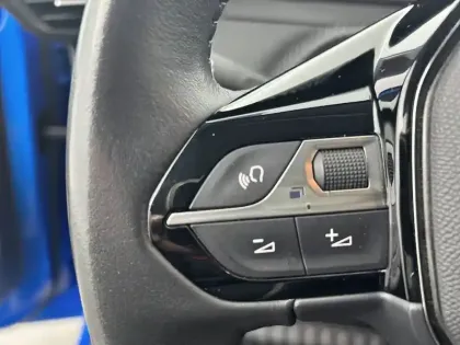 Photo 22 Peugeot 208  Electrique 50 kWh 136ch