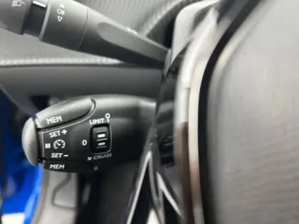 Photo 21 Peugeot 208  Electrique 50 kWh 136ch