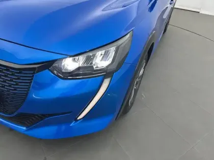 Photo 15 Peugeot 208  Electrique 50 kWh 136ch