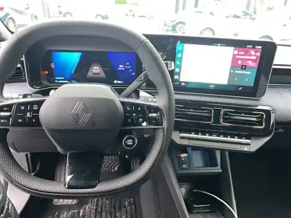 Photo 11 Renault 4 Renault  E-Tech Electrique 150 ch autonomie confort