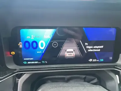 Photo 16 Renault 4 Renault  E-Tech Electrique 150 ch autonomie confort