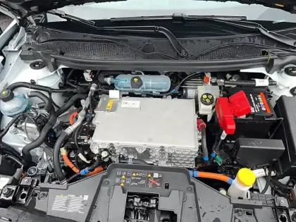 Photo 23 Renault 4 Renault  E-Tech Electrique 150 ch autonomie confort