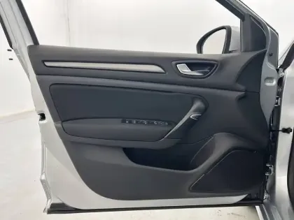 Photo 10 Renault Megane Mégane IV Estate E-TECH Plug-In Hybride 160 - 21N