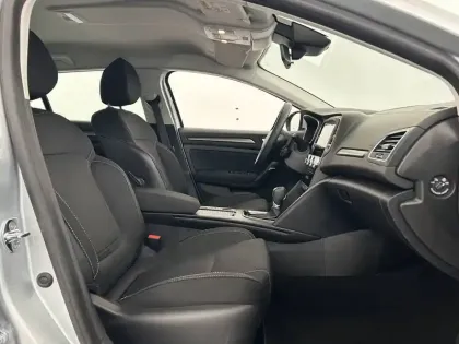 Photo 13 Renault Megane Mégane IV Estate E-TECH Plug-In Hybride 160 - 21N