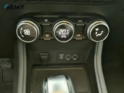 Photo 14 Renault Captur  E-Tech 145