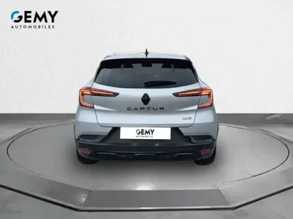 Photo 20 Renault Captur  E-Tech 145