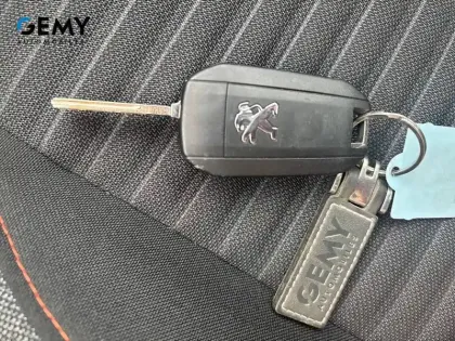 Photo 34 Peugeot 208  PureTech 75 S&S BVM5