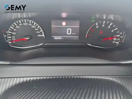 Photo 15 Peugeot 208  PureTech 75 S&S BVM5