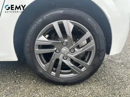 Photo 10 Peugeot 208  PureTech 75 S&S BVM5