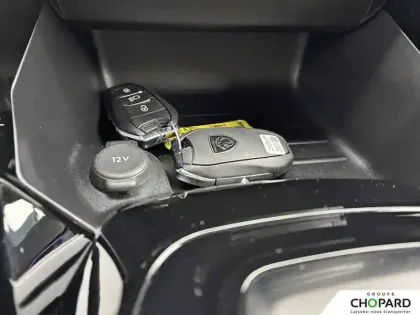 Photo 22 Peugeot 2008  PureTech 130 S&S EAT8