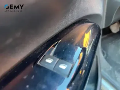 Photo 11 Citroën C4 Cactus  PureTech 110 S&S EAT6