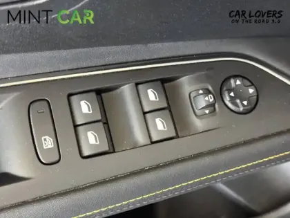 Photo 16 Peugeot 3008  Hybrid 225 e-EAT8