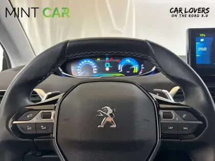 Photo 12 Peugeot 3008  Hybrid 225 e-EAT8