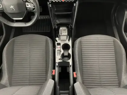 Photo 26 Peugeot 2008  Electrique 136 ch