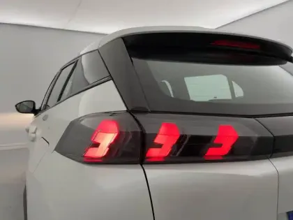 Photo 27 Peugeot 2008  Electrique 136 ch