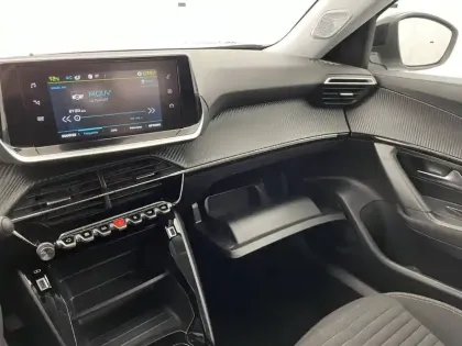 Photo 24 Peugeot 2008  Electrique 136 ch