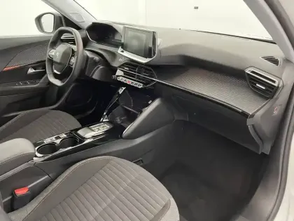 Photo 23 Peugeot 2008  Electrique 136 ch