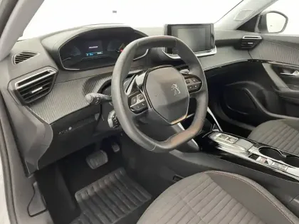 Photo 30 Peugeot 2008  Electrique 136 ch