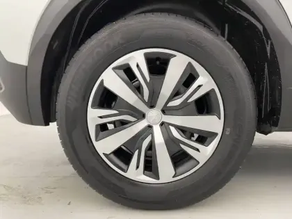 Photo 18 Peugeot 2008  Electrique 136 ch