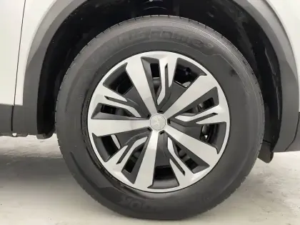 Photo 17 Peugeot 2008  Electrique 136 ch