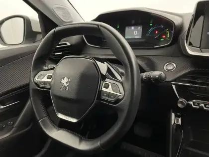 Photo 61 Peugeot 2008  Moteur électrique 136 ch