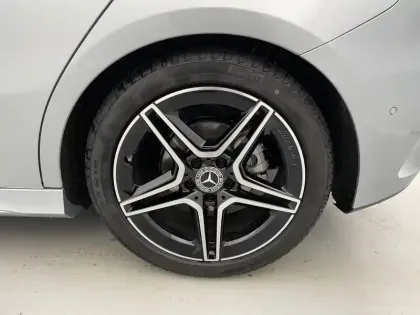 Photo 18 Mercedes Classe A  200 d 8G-DCT