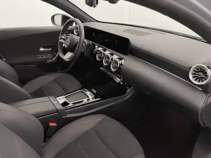 Photo 24 Mercedes Classe A  200 d 8G-DCT