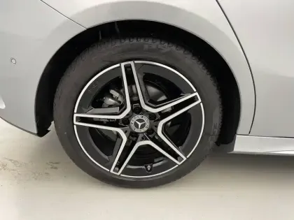 Photo 12 Mercedes Classe A  200 d 8G-DCT