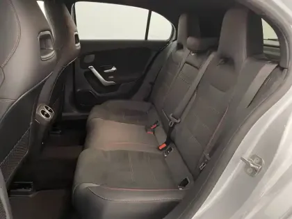 Photo 15 Mercedes Classe A  200 d 8G-DCT