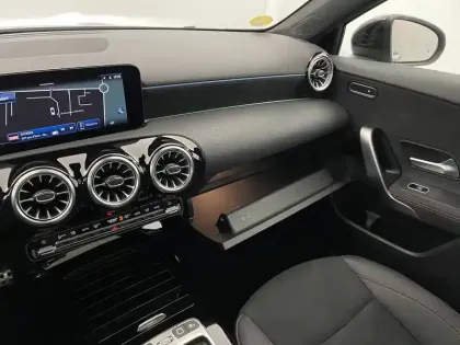 Photo 26 Mercedes Classe A  200 d 8G-DCT