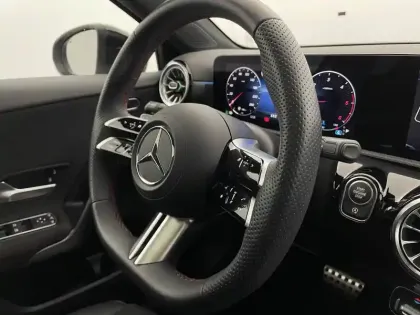 Photo 31 Mercedes Classe A  200 d 8G-DCT