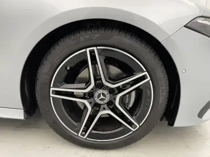 Photo 17 Mercedes Classe A  200 d 8G-DCT