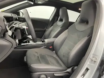 Photo 14 Mercedes Classe A  200 d 8G-DCT