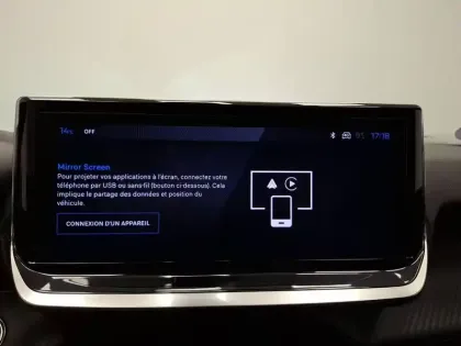 Photo 15 Peugeot 2008  Hybrid 136 e-DCS6