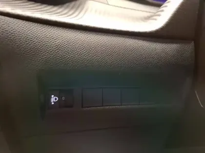 Photo 33 Peugeot 2008  Hybrid 136 e-DCS6