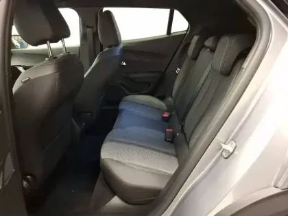 Photo 11 Peugeot 2008  Hybrid 136 e-DCS6