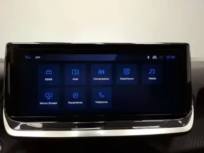 Photo 18 Peugeot 2008  Hybrid 136 e-DCS6