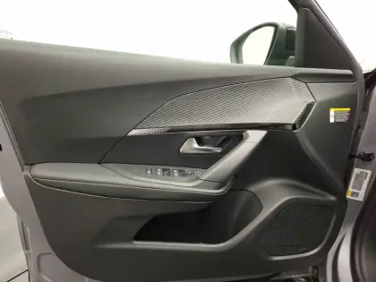 Photo 14 Peugeot 2008  Hybrid 136 e-DCS6