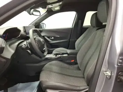 Photo 10 Peugeot 2008  Hybrid 136 e-DCS6