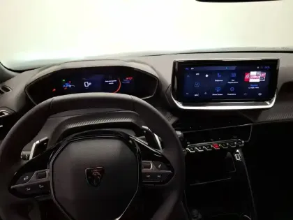 Photo 9 Peugeot 2008  Hybrid 136 e-DCS6