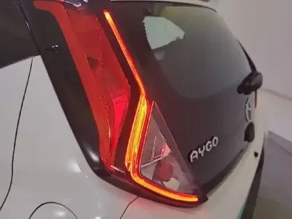 Photo 16 Toyota Aygo  1.0 VVT-i