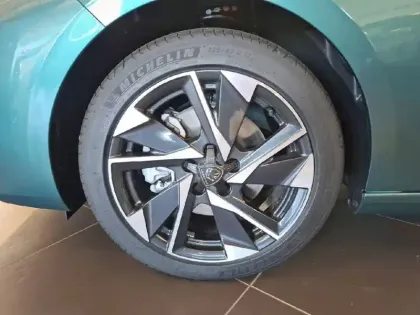 Photo 12 Peugeot 308  SW BlueHDi 130ch S&S EAT8