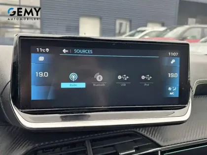 Photo 23 Peugeot 208  PureTech 100 S&S EAT8